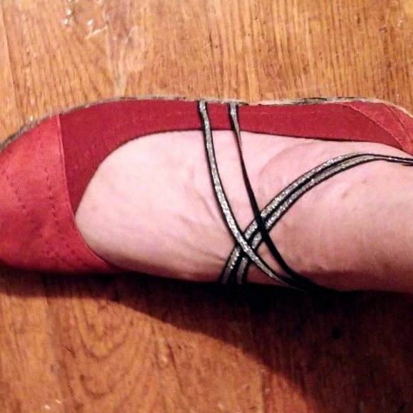 Dance Away! CUSHE (NWT, Size 8) Silver-Laced Ballet Flats in Crimson - So Comfy - Picture 2 of 3